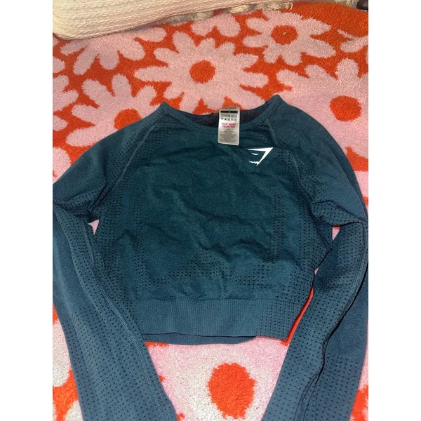 Gymshark cropped long sleeve top - Image 2