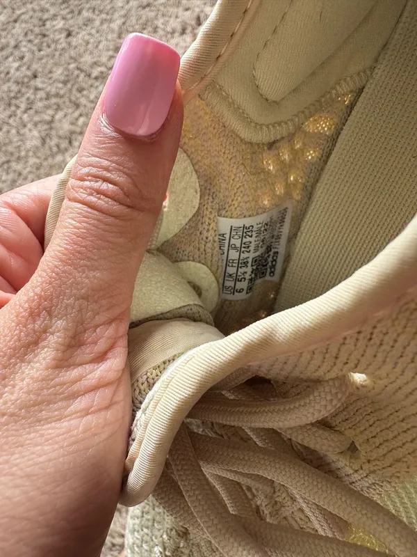 Yeezy Boost - Image 4