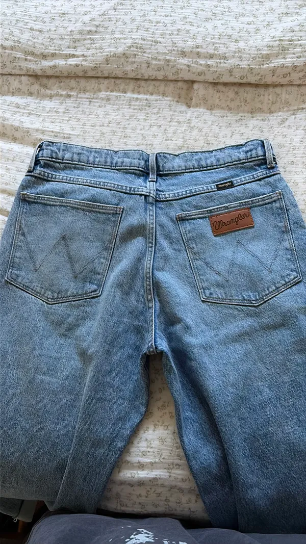 Low-Rise Wrangler Jeans - Image 5