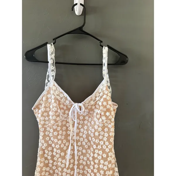Floral Lace Cami Mini Dress White Tan‎ Ruffle Hem Tie Front Cottage Small - Image 3