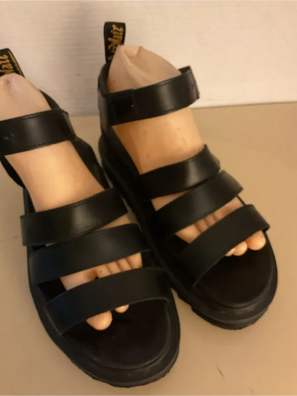 Dr. Martens women black leather platform Blaire platform Blaire sandals US 7 - Image 11