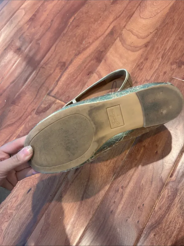 Zodiac Metallic Gold Bowed Ballet Flats Size 7 - Image 6