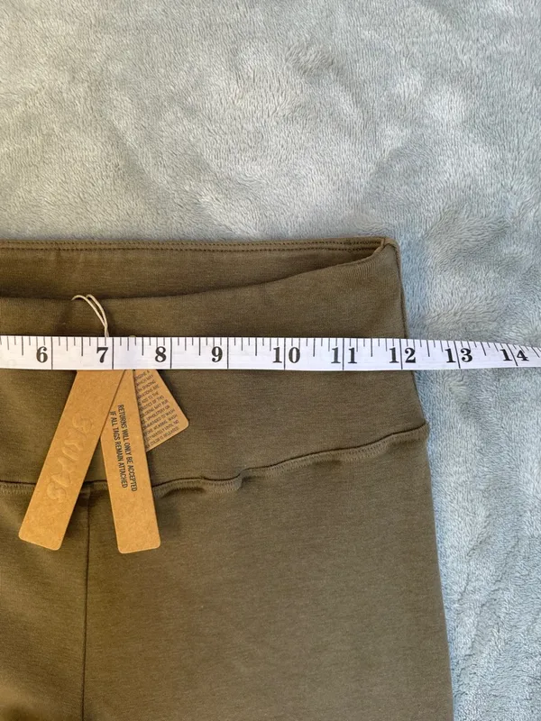 NWT SKIMS Outdoor Basics Legging Army Green Yoga Pilates Loungewear Size Small - Image 6