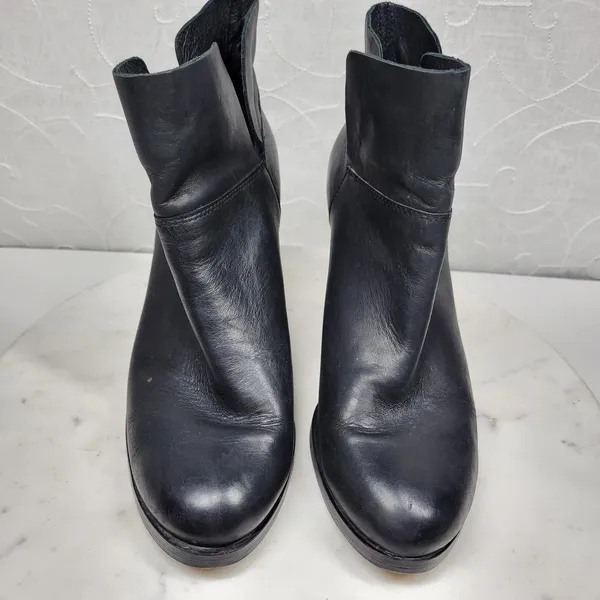 Vince‎ Camuto Helyn Ankle Boots Womens 8.5 Black Soft Leather Pull On Block Heel - Image 16