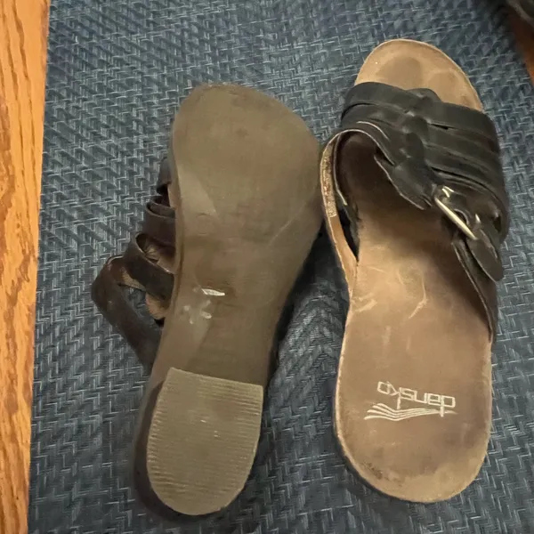 Dansko Dina Brown Leather Strappy Block Heel Sandals - Image 4