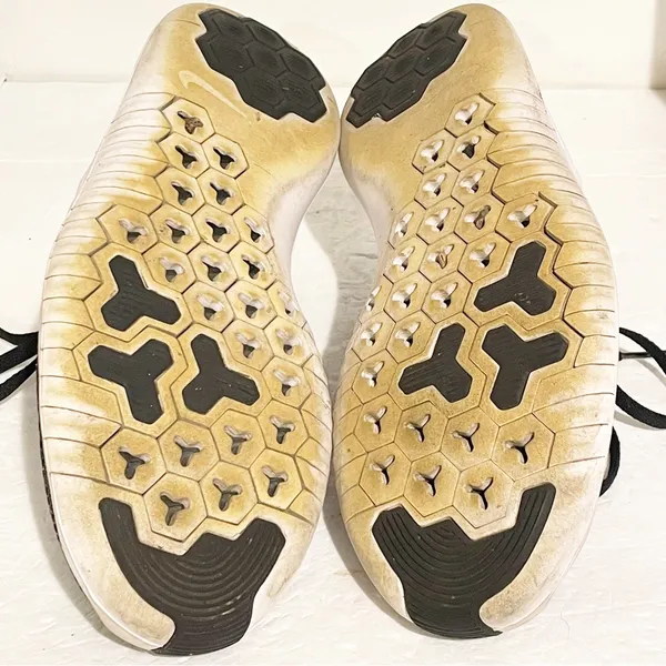 Nike Size 9.5 Free TR 8‎ Training Running Shoes Sneakers Black White Low Top - Image 8