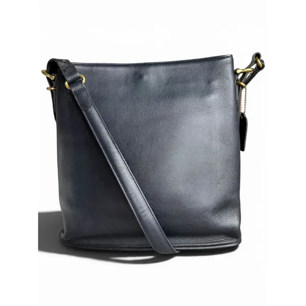 Coach Vintage Slim Bucket Bag Black Leather Style 9806 Minimalist Shoulder Bag - Image 4