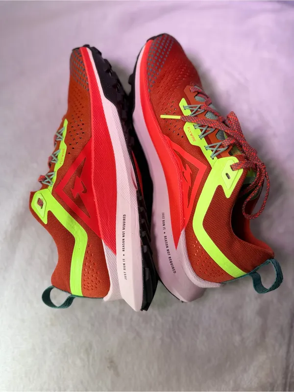 Nike Kids' Red and Neon Green Trail Sneakers - Image 8