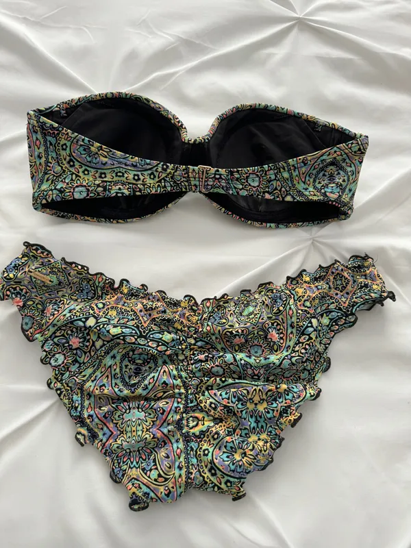 Victoria's Secret Bikini - Image 2