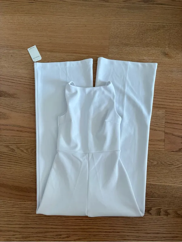 Abercrombie & Fitch White Sleeveless Wide-Leg Jumpsuit - Image 2