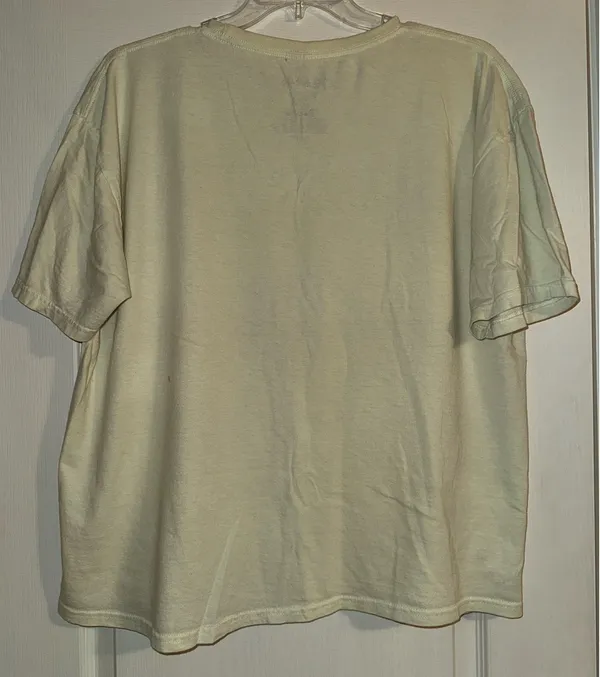 Def Leppard love bites leopard lips pale yellow tshirt. See condition - Image 5
