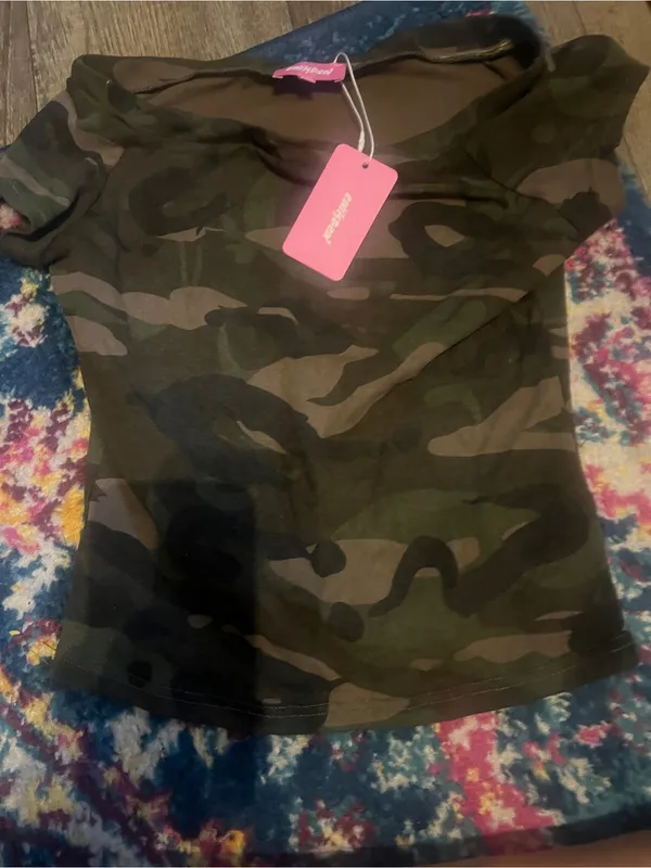 NWT edilted Women’s Camo Off-Shoulder Top - Image 3