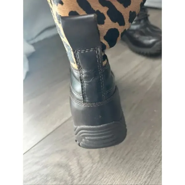 UGG Boots Womens Size 6 Adirondack Leopard Brown Rare Unique Animal Print - Image 4