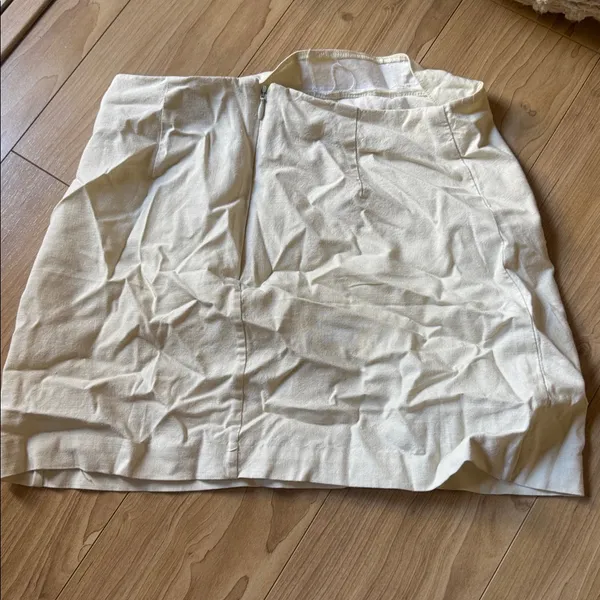 L'Academie Cream Mini Skirt - Image 3