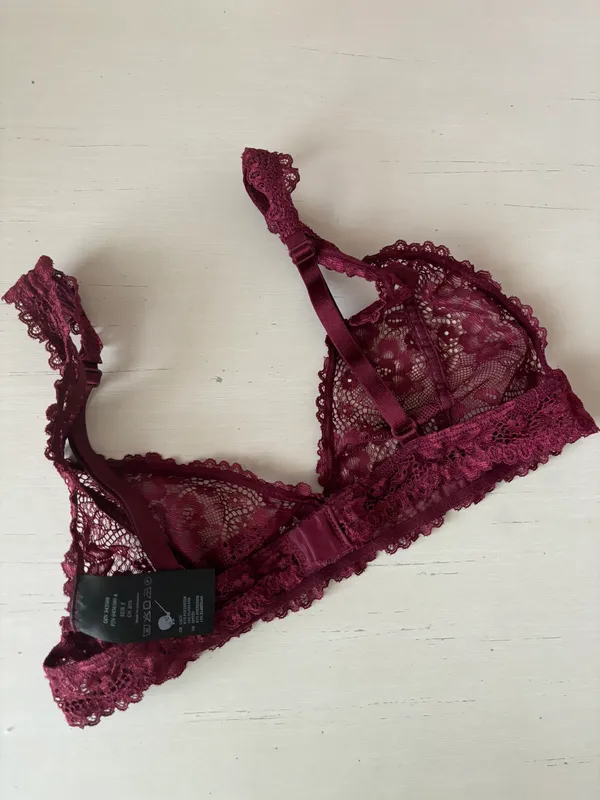 Monki NWOT maroon burgundy red lace detailed bralette - small - Image 2
