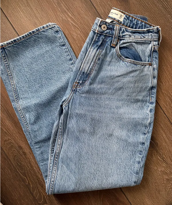 Abercrombie High-Rise Taper Jeans - Image 2