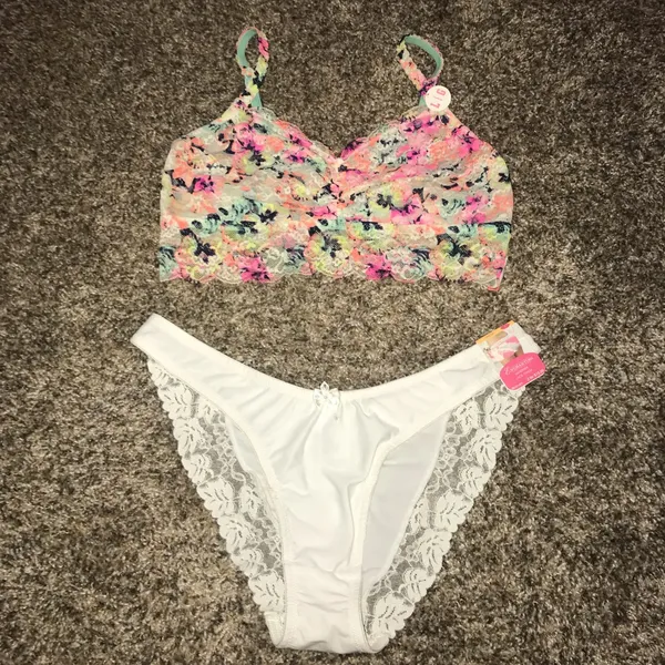 PINK - Victoria's Secret NWT-bra - Image 5