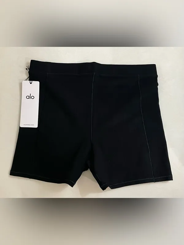 Alo Yoga NWT Alosoft Sincere Micro Shorts Black Size L - Image 7