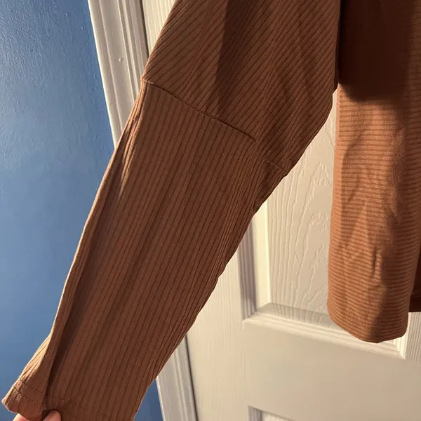 Brown long sleeve shirt - Image 5