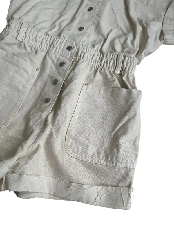 ZARA Women's Beige Buttoned Romper Size Medium - Image 5
