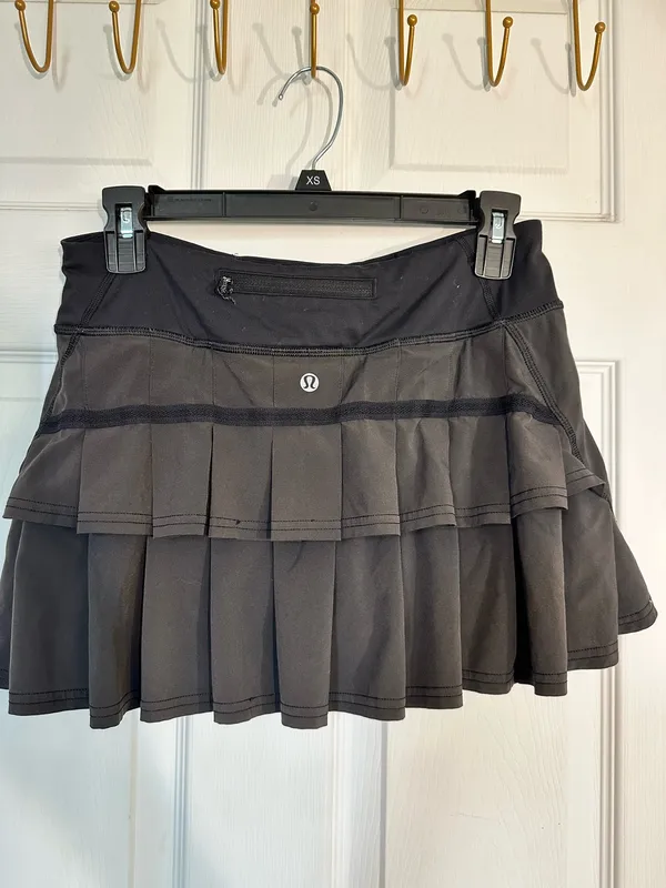 Lululemon skirt - Image 2