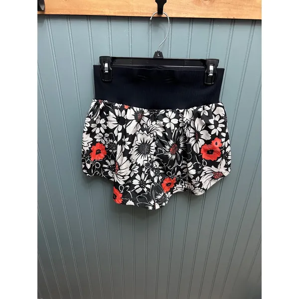 Free People C8623 Tuxedo‎ Daisy Print Athletic Shorts Black Red Size L - Image 3