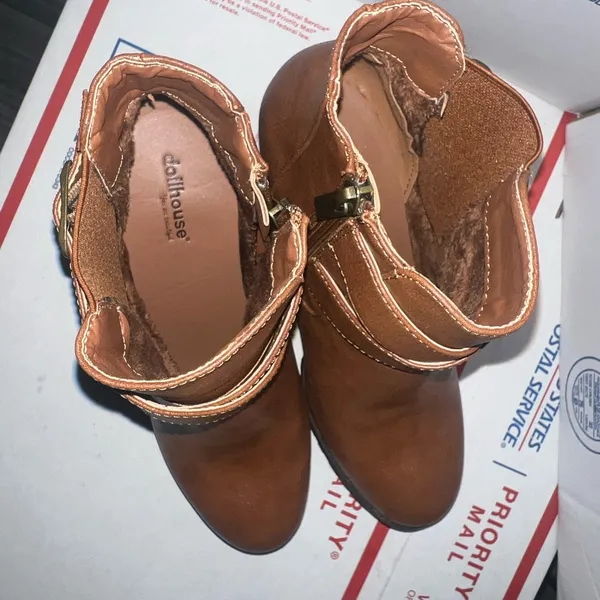 Dollhouse Brown Booties size 7 - Image 5