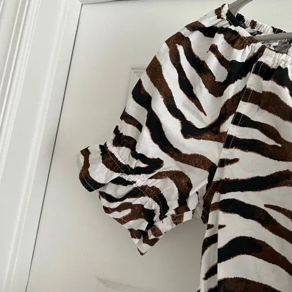 NWT J. Crew Womens Short Sleeved Blouse Brown/White Zebra Print Size Small - Image 4