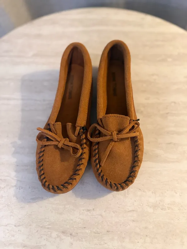 Minnetonka Kilty Softsole Moccasins | 7M - Image 3