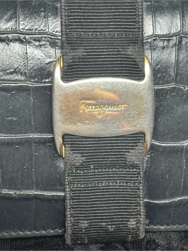 Ferragamo Vintage Vara Bow Wallet Croc Embossed Black Leather Compact Bifold - Image 5