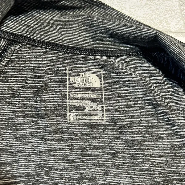 The North Face Woman’s Quarter-Zip Pullover Active Wear Size XL - Image 3