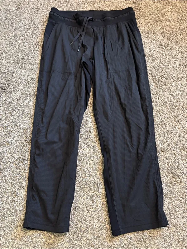Lululemon Dance Studio Mid-Rise Crop 25" size 8 - Image 2