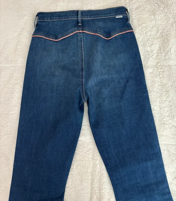 MOTHER Denim The Snap Hustler Ankle Jeans - Image 11