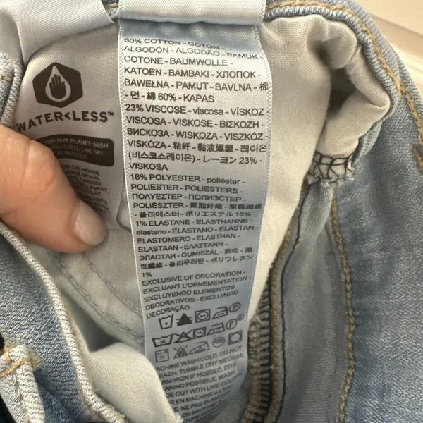 Levi's Mid Length Shorts Size 33 - Image 6