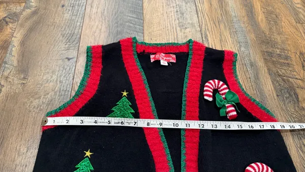 Christmas Embroidered Open Duster Cardigan Sweater Vest Size Medium Black - Image 5
