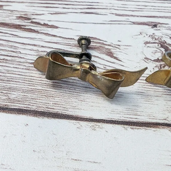 Vintage Screw On Earrings - Large Bow Design - Tarnished - Image 7