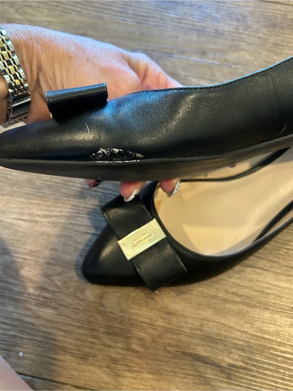 Kate Spade Norah Black Pointed-Toe Leather Flats with Bow and Gold Plaque size 8 - Image 9