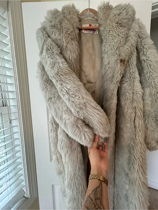 Monterey Fashions Vintage Long Faux Fur Coat in Cool Gray Women's Winter Coat - Image 10