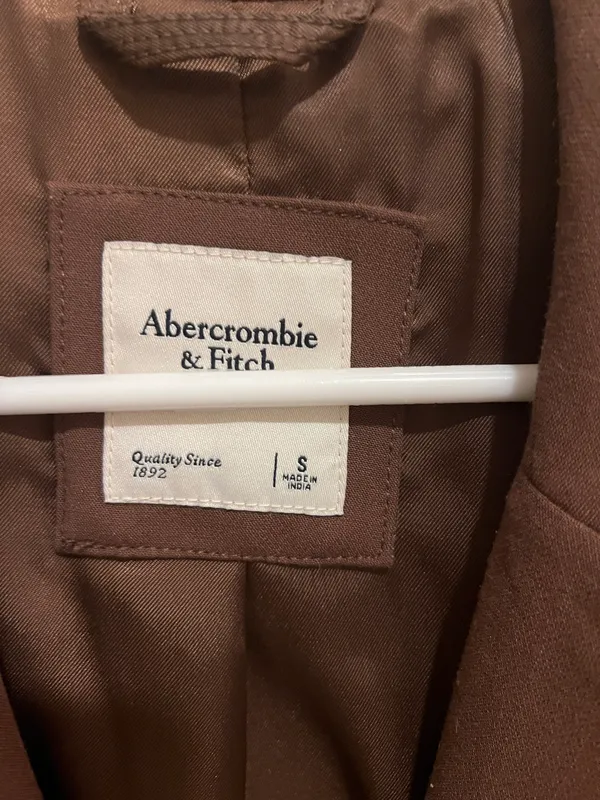 Abercrombie Cropped Blazer - Image 3