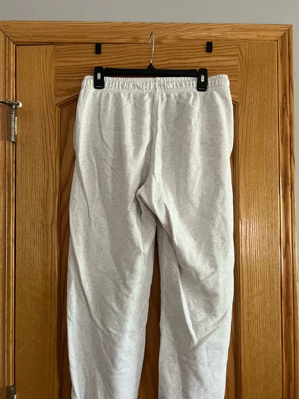 Nike Birch Heather Women's Sportswear Club Fleece Mid-Rise Oversized Sweatpants - Image 3
