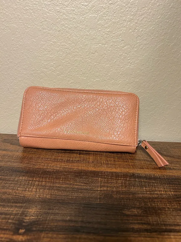 Enzo Angiolini zip around wallet - Image 2