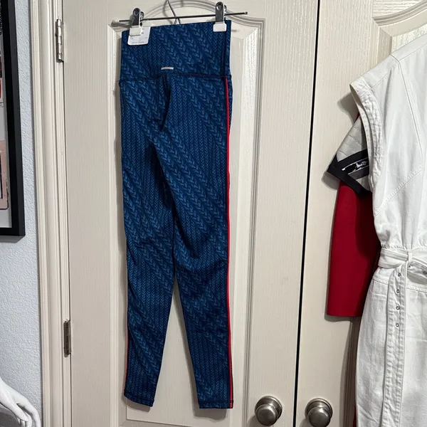 💙💖 NWT Aerie Play High Waist‎ Cable Print Leggings - Image 3