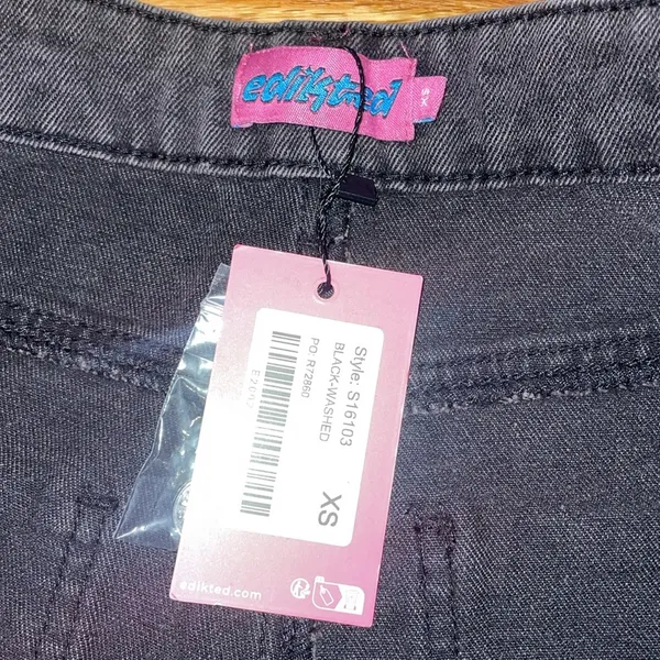 NWT edikted low rise black jeans with pink bow embroidery - Image 2