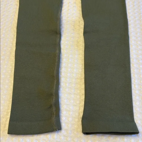 NEW! Free People Movement Dark Olive Sage Forest Green Ribbed Leggings Size XS/S - Image 5