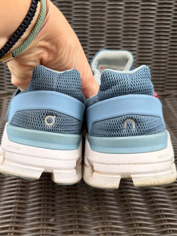On Cloud Size 9.5 On Cloudswift Lake Sky Women Sneaker Shoe - Image 5