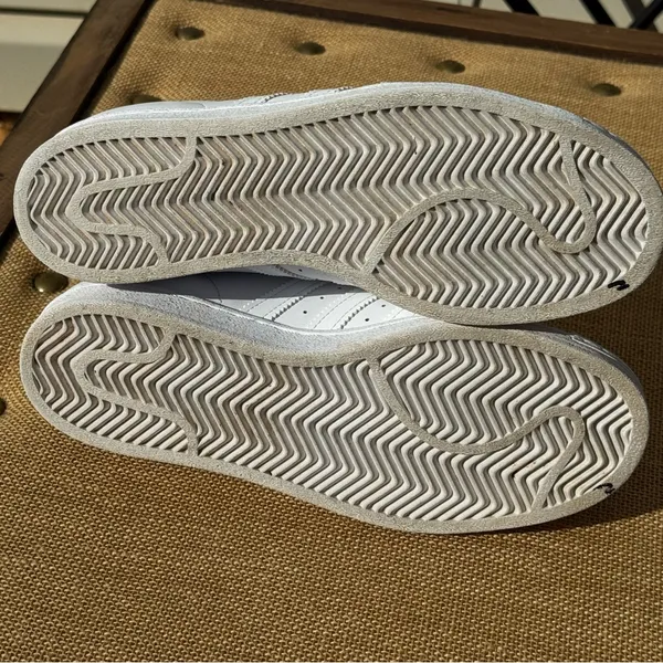 Adidas Superstar Triple White Sneakers Women’s 6.5 Leather Shell Toe - Image 5