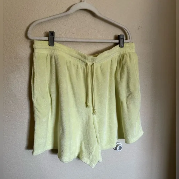 Wilfred‎ Free Popsicle 7“ Short Sz XL in Chamomile Yellow French Terry Cloth - Image 7