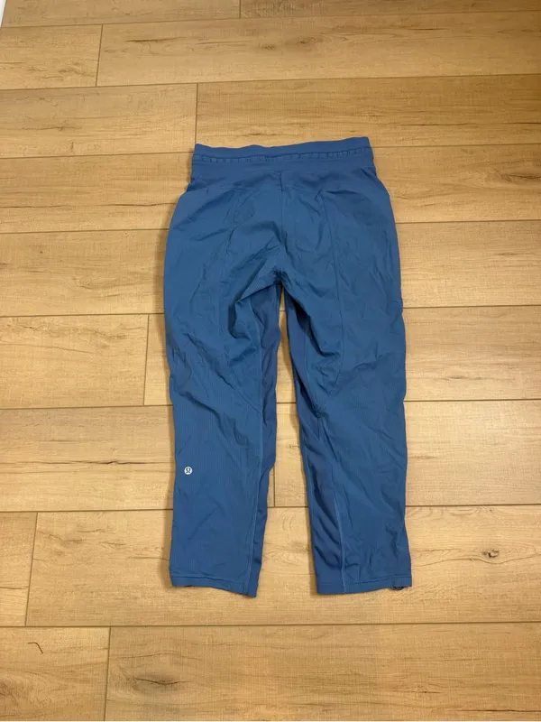 Lululemon Dance Studio Mid-Rise Crop 25 Soft Denim Blue Pants Size 6 - Image 4
