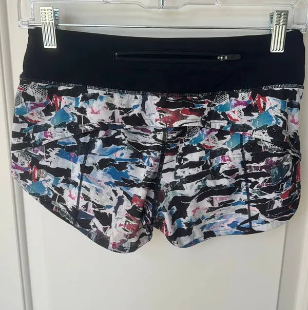 Speed Up Lululemon 2.5" Low-Rise Shorts - Image 2