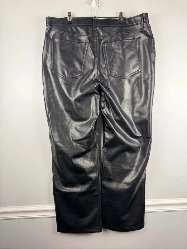 Abercrombie & Fitch High Rise 90s Relaxed Vegan Leather Pant black size 34 curve - Image 3